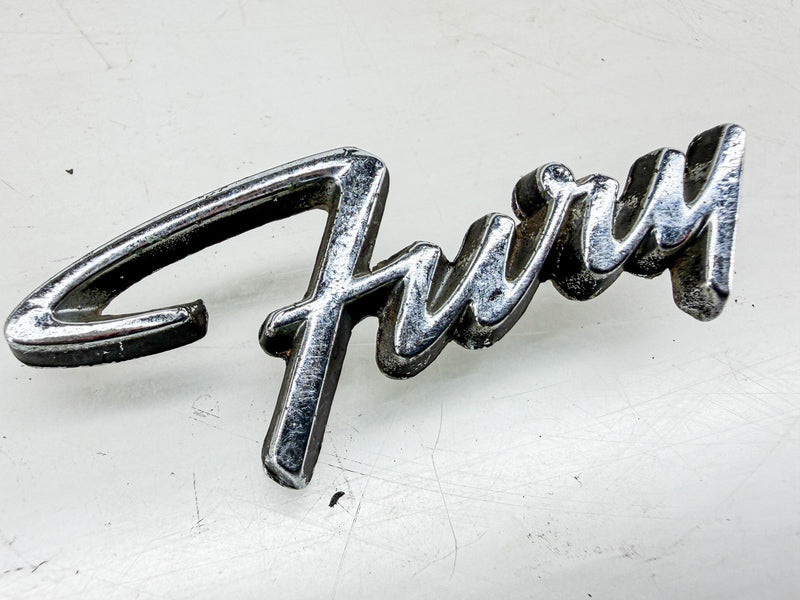 Vintage 1960s PLYMOUTH FURY FENDER EMBLEM 31075 E10-105