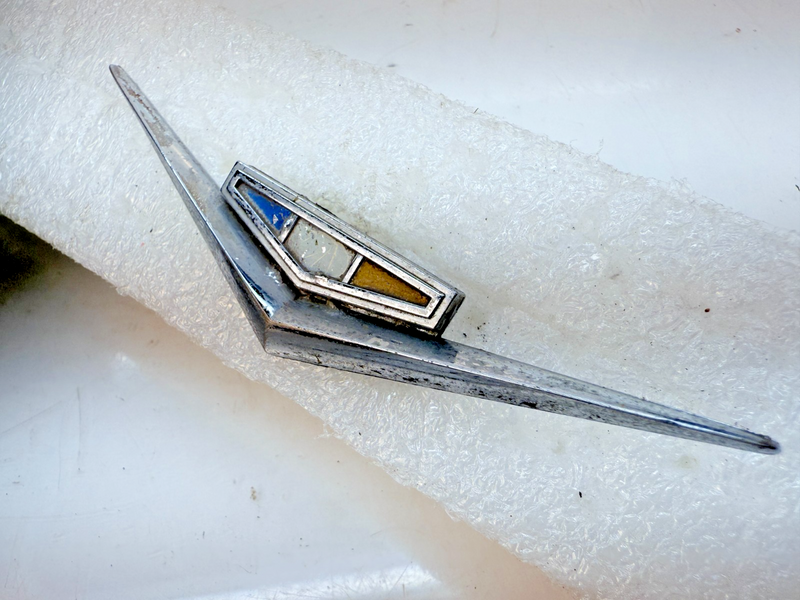 OEM 1962 1963 1964 Chevrolet IMPALA Chrome V Fender Emblem 3791999 E6-38