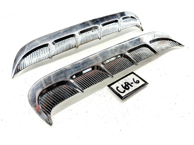 OEM 1964 1965 Mustang Coupe Convertible QUARTER PANEL SIDE TRIM ORNAMENTS C69-6