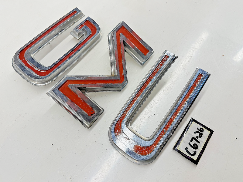 Vintage 1967 - 1978 GMC TRUCK & VAN Hood Grill Emblems C67-26
