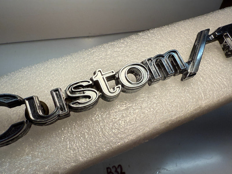 VINTAGE Custom 10 FENDER  Emblem Badge Chevy GM 3944759 Chevrolet Truck B32-42