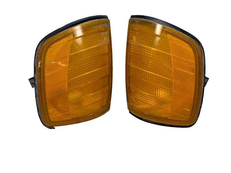 OEM 1993 1989 MERCEDES 300 E RIGHT LEFT SET MARKER LIGHT CORNER SIGNAL C5-50