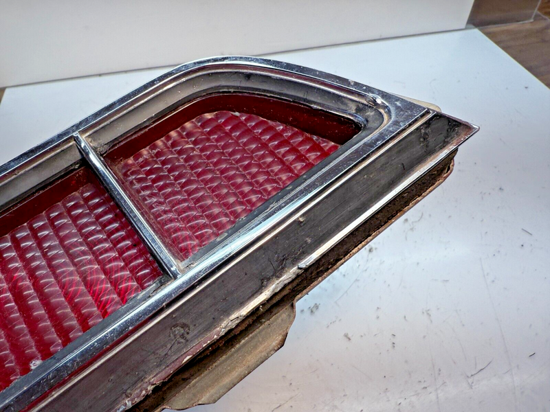 OEM Passenger Right Tail Light 1970 1971 FORD TORINO SAE-TS1AR-70FE B43-3