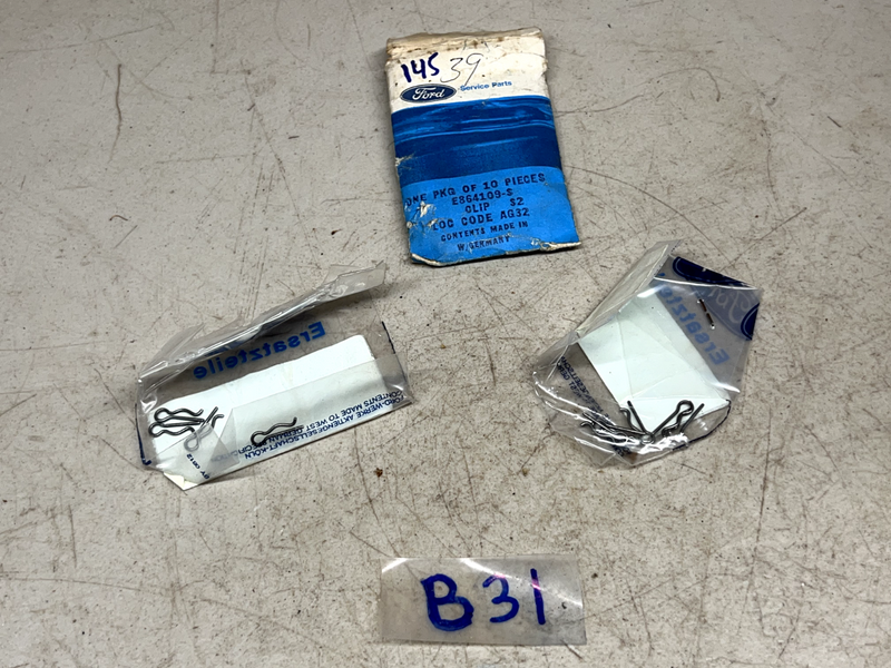 (9) NOS FORD HARDWARE CLIPS E864109-S B31-145
