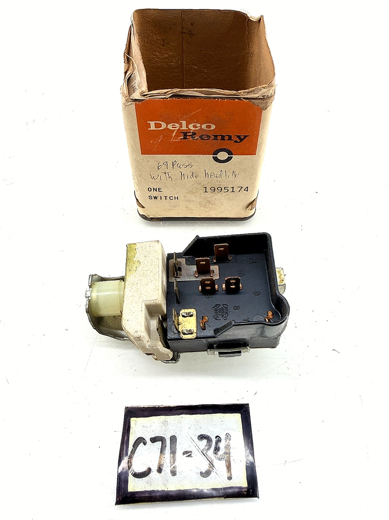 NOS 1969 CHEVROLET IMPALA CAPRICE HIDEAWAY HEADLIGHT SWITCH GM 1995174 C71-34