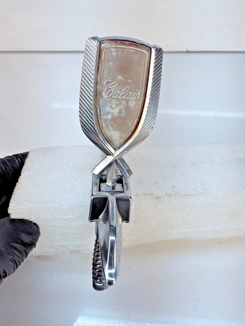 OEM 1978 - 1980 Red Oldsmobile Calais Stand Up  Ornament Emblem 22508016 B32-220