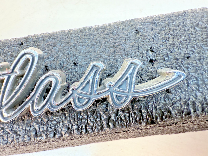 OEM 1968 1969 OLDSMOBILE CUTLASS S 442 GM FENDER SCRIPT EMBLEM 399503 B32-344