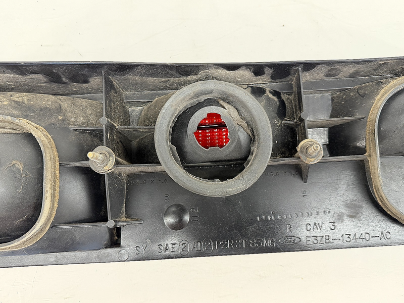 OEM 1987 - 1993 Mustang Foxbody Gt RH Red Tail Light Assembly E3ZB-13440-AC B81