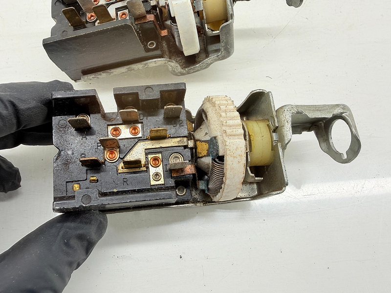 (1) OEM 1965 - 1967 MERCURY COMET COUGAR FORD FAIRLANE HEADLIGHT SWITCH C56-60