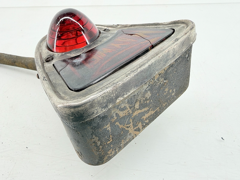 Original 1921 - 1925 Maxwell Automobile / Chrysler Tail Light Logo Lens Beehive