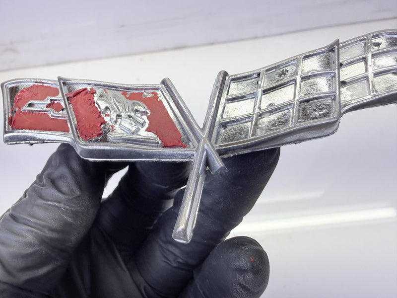 BRKN OEM 1977 - 1979 Chevrolet Corvette Gas Fuel Door Emblem 471295 E8-110