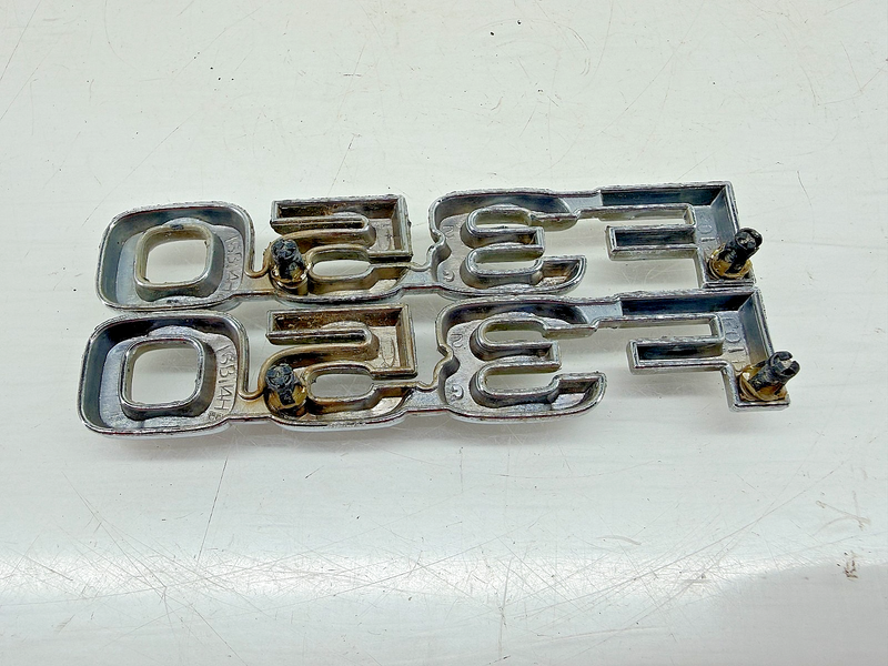 OEM 1980 1981 1982 FORD TRUCK F-350 EMBLEM PAIR E0TB-16B114-HB E7-116