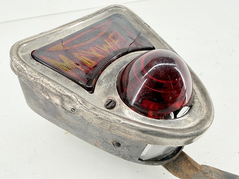 Original 1921 - 1925 Maxwell Automobile / Chrysler Tail Light Logo Lens Beehive