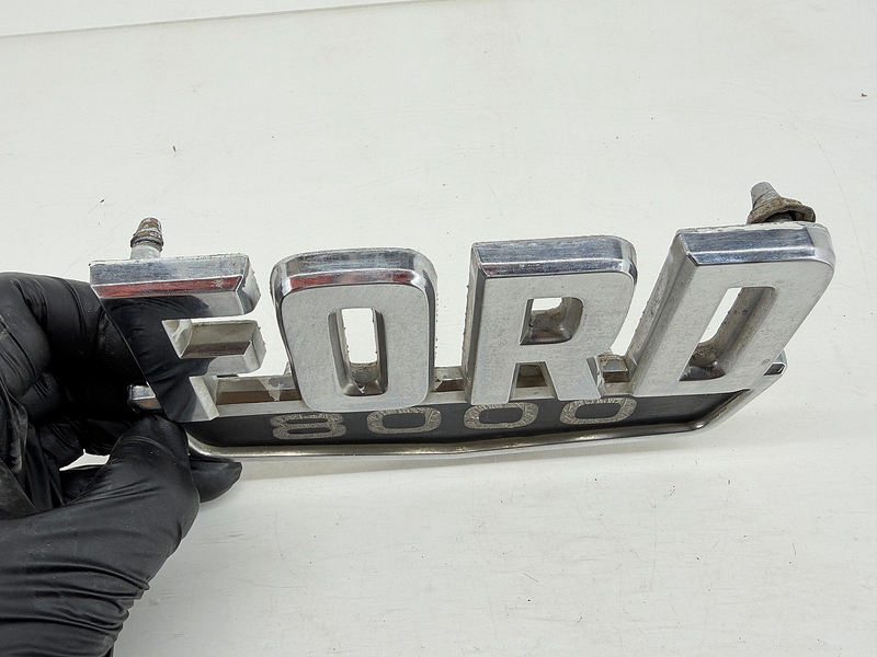 VINTAGE OEM 1970 FORD TRACTOR TRUCK 8000 PAIR HOOD SIDE EMBLEM D0HB80020A68A C66