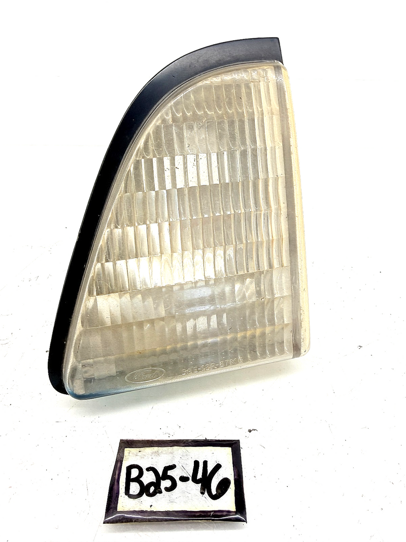 OEM 1987 - 1993 Ford Mustang Front LH Turn Signal Lamp Lens E7ZB-13216-AA B25-46
