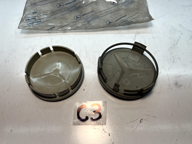 NOS Genuine Mercedes Alloy Wheel Center Caps 2014010225 W123 W124 W201 C3-18