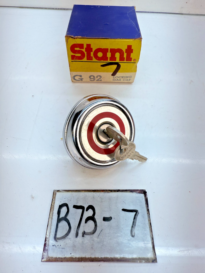 NOS STANT G92 Locking Fuel Tank Cap Gas Cap & Keys Vintage Chrome B73-7