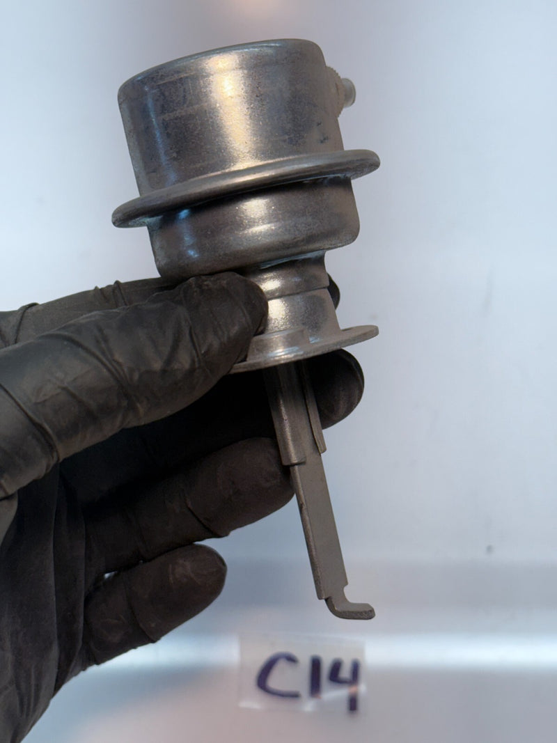 OEM Mercedes w115 300D 74-76 Vacuum Shut-Off Diaphragm 1427 133 037 C14-19