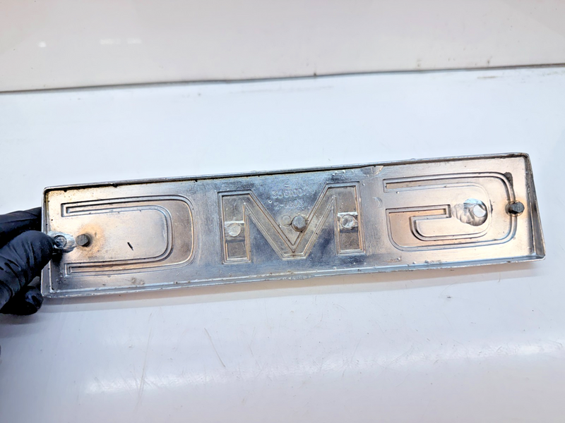 OEM 1976 1977 1978 1979 1980 GMC Van Rear Door GMC Emblem 356100 B3-35