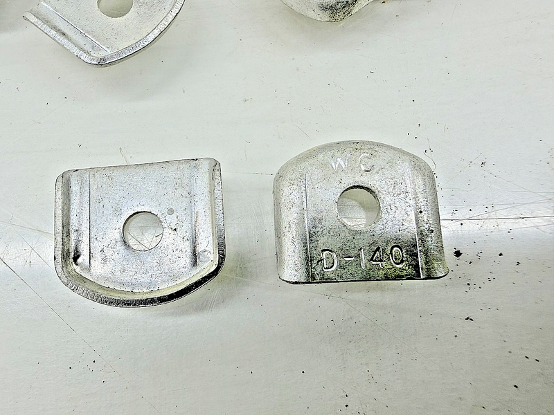 NOS FOMOCO WEDGE CLIP LOT ~ WC D-140 TRIM MOULDING FORD C77-60