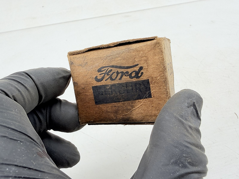 NOS 1937 - 1940 FORD FUEL GAS GAUGE DASH UNIT KING SEELEY 91A-9280 1939 C77-22