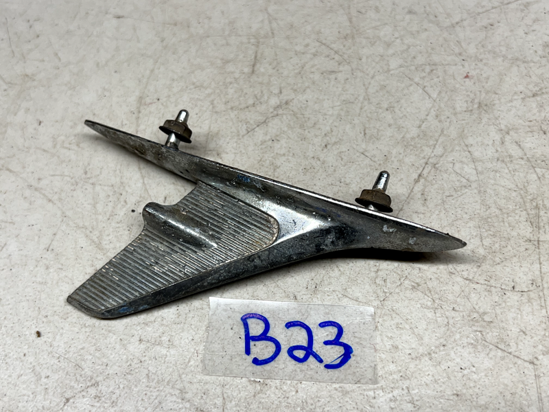 OEM 1960 CHEVROLET IMPALA FRONT FENDER ORNAMENT TRIM MOULDING 378245 RH 60 B24-1