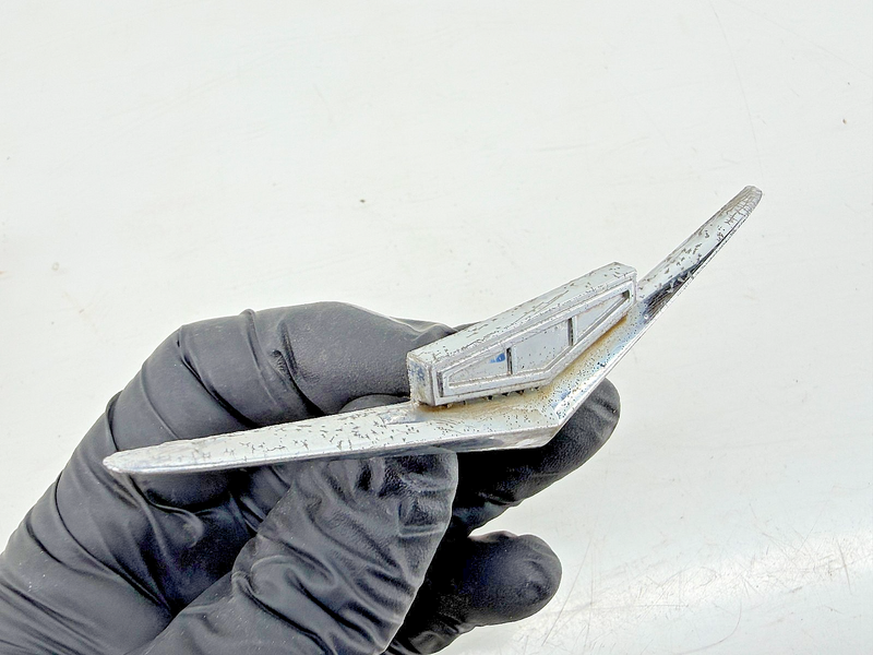 OEM 1962 1963 1964 Chevrolet IMPALA Chrome V Fender Emblem 3791999 E9-65