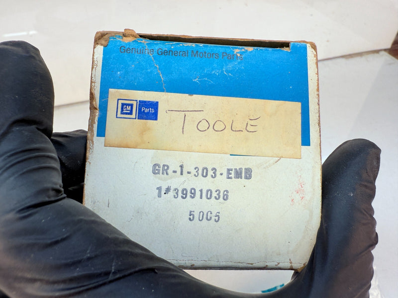 NOS EARLY CAST 1971 CHEVROLET CHEVELLE EL CAMINO SS GRILLE EMBLEM 3991036 B61-5