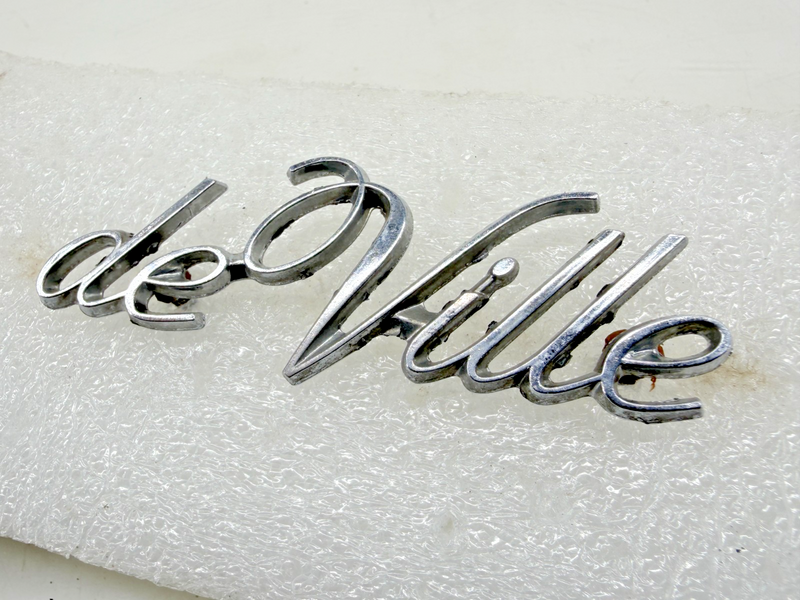 OEM 1971 - 1983 Cadillac de Ville Emblem 9695825 E9-45