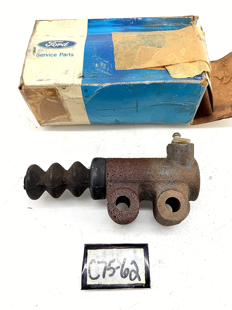 NOS 1965 - 1977 FORD TRUCK CLUTCH SLAVE CYLINDER C5TZ-7A508-B C75-62
