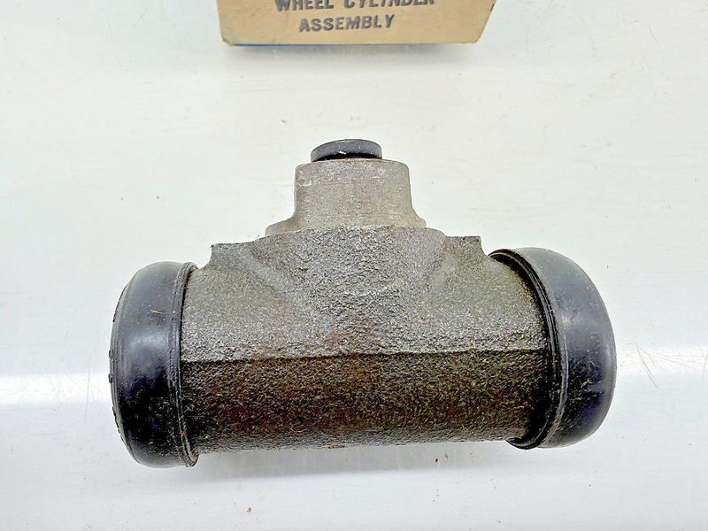 NOS 1960 - 64 FORD FALCON MUSTANG MERCURY COMET REAR BRAKE CYLINDER C3DZ-2261-A