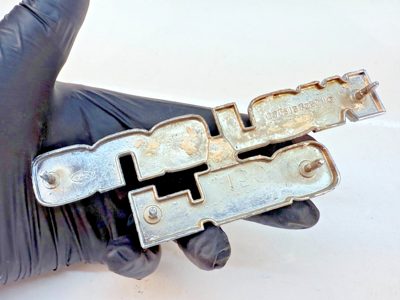 OEM 1973 -1979 F-150 CUSTOM Pair Front Fender Emblem Badge D7TB16702DWC B32-199