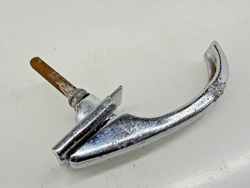 Vintage 1942 - 1947 FORD PASSENGER CAR OUTSIDE DOOR HANDLE C67-3
