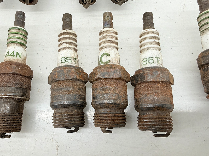 Vintage NOS AC Spark Plug Lot 45L 47L 104 44N 46S 43L 85T 44FF 44FFS M-8 C66-48