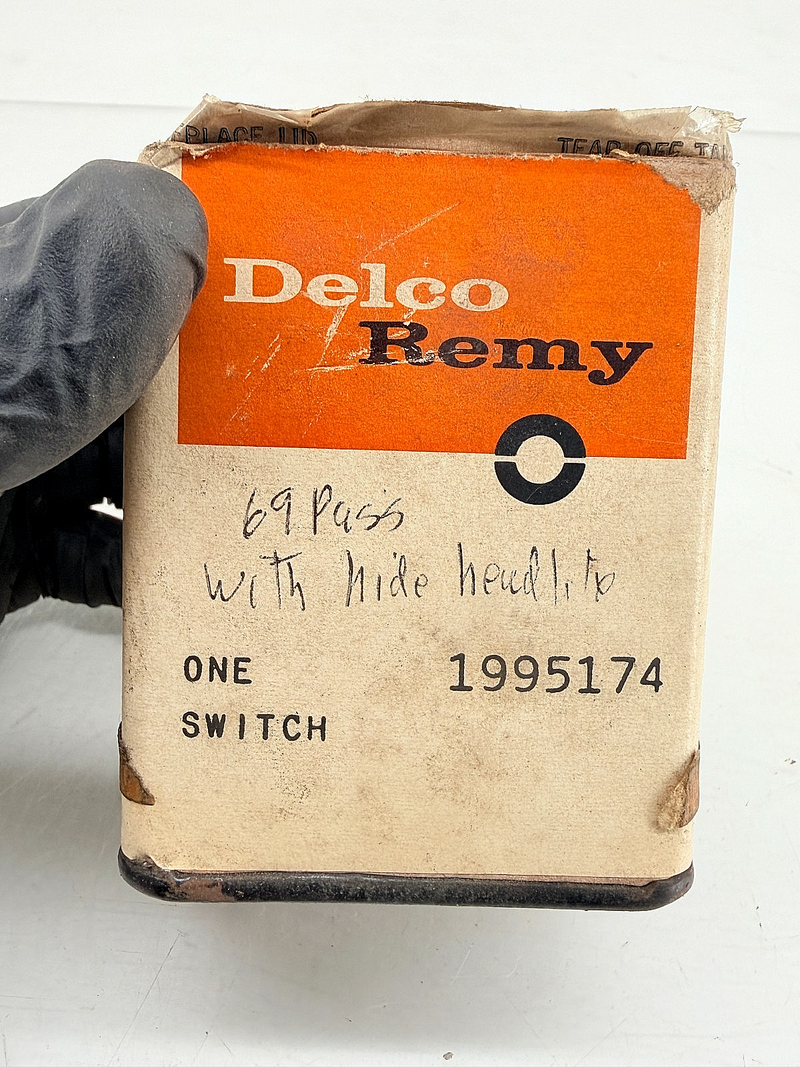 NOS 1969 CHEVROLET IMPALA CAPRICE HIDEAWAY HEADLIGHT SWITCH GM 1995174 C71-34