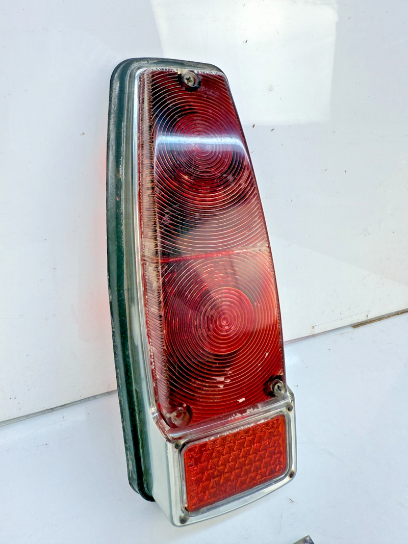 Vintage OEM Peugeot Genuine Rear Lens Tail Light BS 2515-G2 B75-38