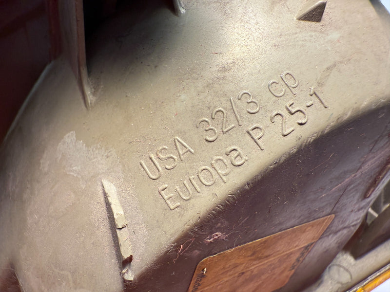 OEM 1993 1989 MERCEDES 300 E RIGHT LEFT SET MARKER LIGHT CORNER SIGNAL C5-50