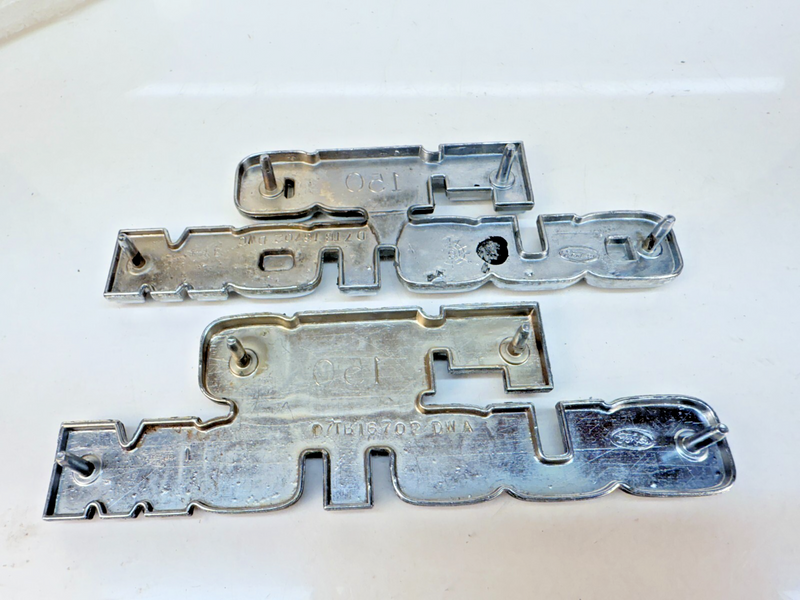 OEM 1973 -1979 F-150 CUSTOM Pair Front Fender Emblem Badge D7TB16702DWC B32-298