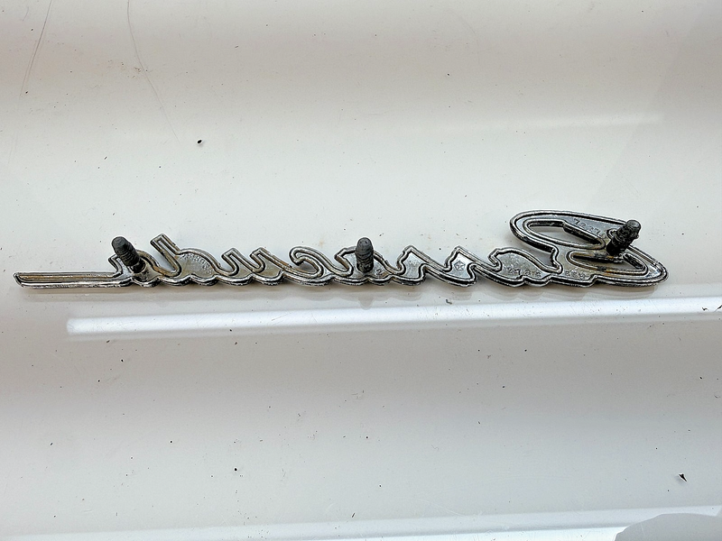 Vintage OEM 1968 Plymouth Barracuda Front Emblem 68 2786559 E8-61