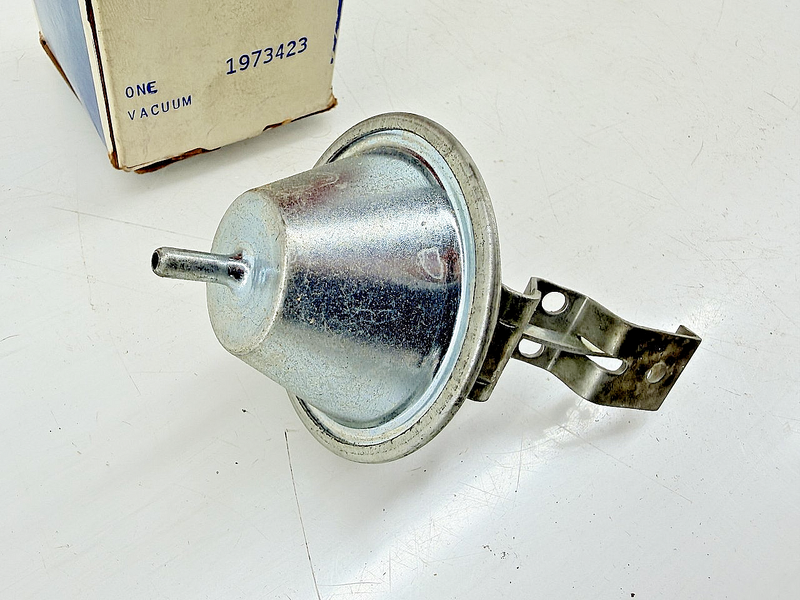 NOS 1973 – 1978 Chevy Truck Ignition Distributor Vacuum Control 1973423 C77-17