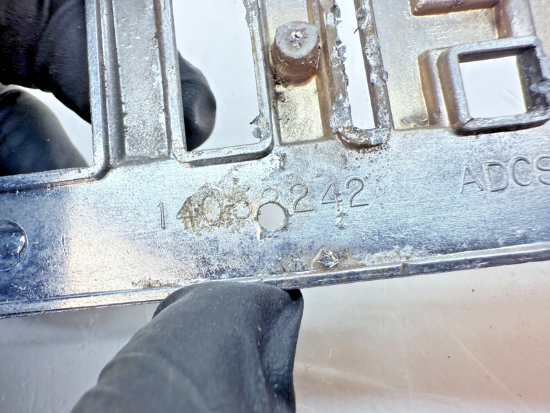 OEM  1985 - 1995 CHEVROLET VAN 20 FENDER EMBLEMS GM 14052242 B84-36