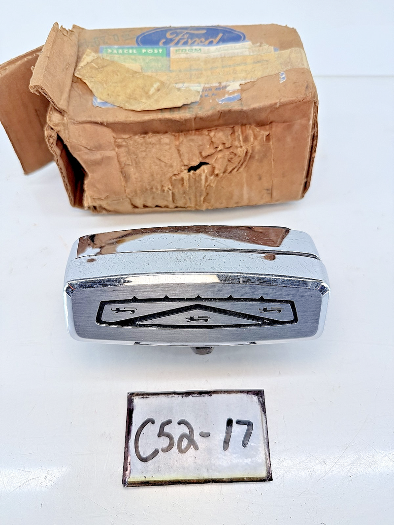 NOS 1969 - 1972 Ford Wagon Tailgate Window Crank Handle C9AB-7144042-A C52-17