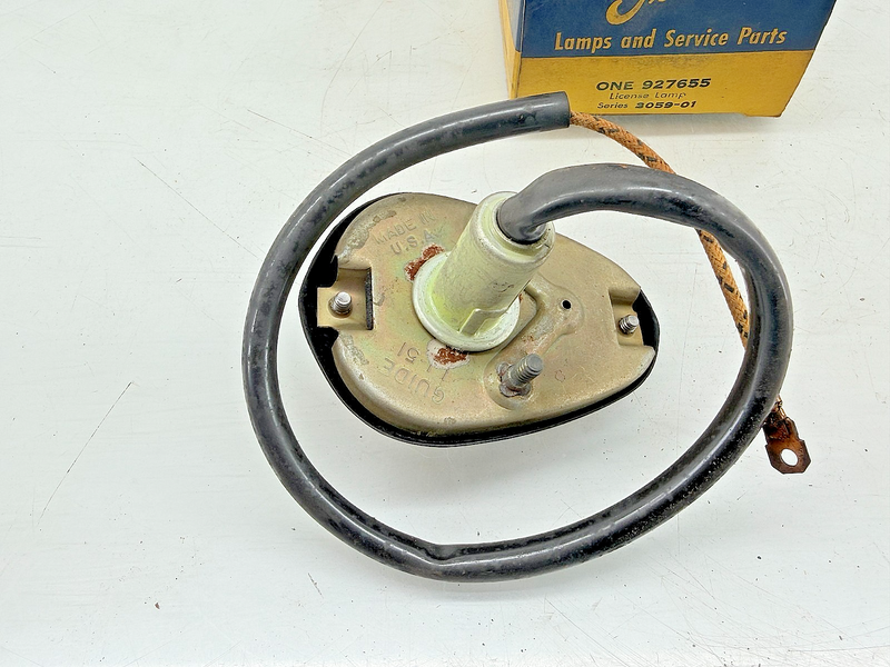 (1) NOS 1951 1952 Chevrolet Bel Air License Light Lamp 927655 L1-51 C71-11