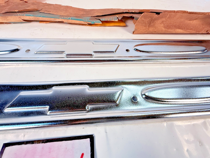 NOS 1960 - 1966 Chevrolet Pickup Ex G10 Pair Front Door Sill Plate 3882418 U3B-6