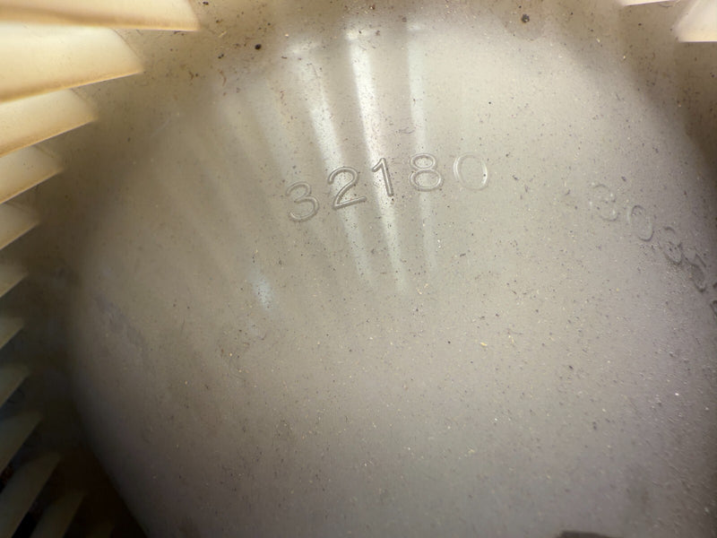 NOS OEM 86-95 NISSAN Pickup 87-95 Pathfinder Blower Motor 2722001G03 C8-2