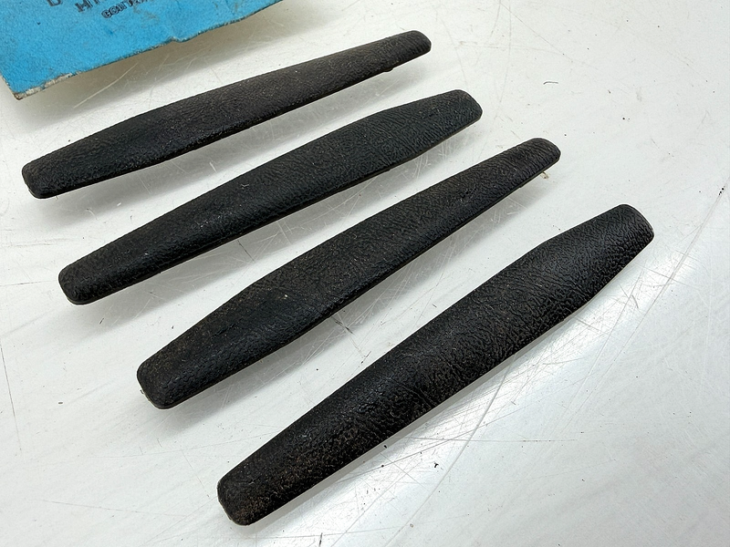 NOS 1968 - 1974 Ford Bronco Window Regulator Handle Screw Cover D4RY-6223362-A