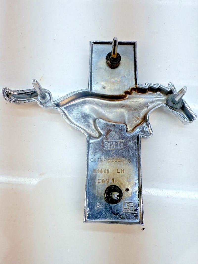 OEM 1968 FOMOCO / Ford Mustang Front Fender Emblem RH C8ZB-16C228-C B32-319