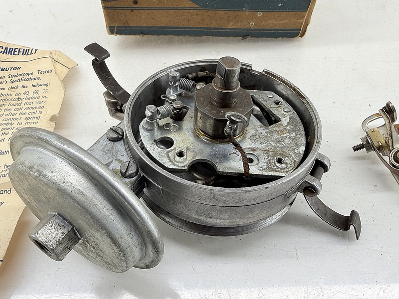 NOS Original 1951 Ford Truck F7 F8 Distributor 8EQ C51-16