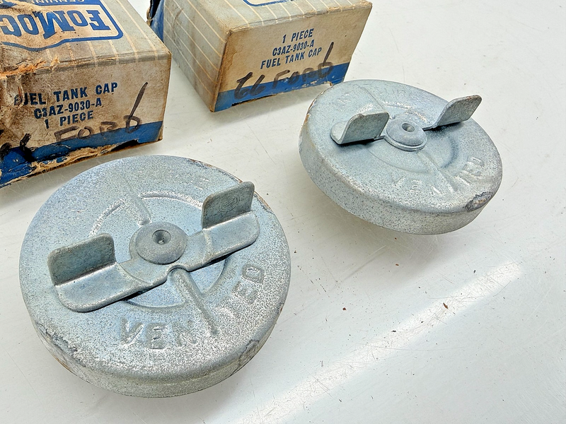 (1) NOS 1963 Ford Galaxie Gas Cap C3AZ-9030-A C61-33