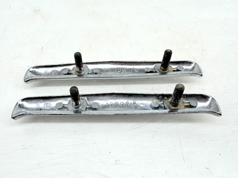 VINTAGE OEM  1953 1954 CADILLAC FLEETWOOD PAIR QUARTER PANEL TRIM 4632815 E9-98